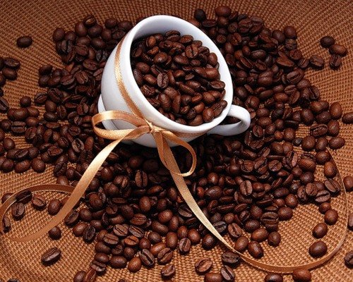 17 апреля. Международный день кофе. Кофе в зернах и ленто...