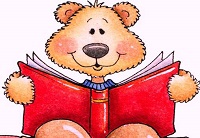 Медвежонок с интересом читает книгу