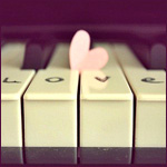Сердечко на клавишах (love)