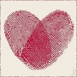 Два красных скрещенных отпечатка пальцев в виде сердца
