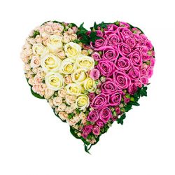 Сердце из роз многоцветное