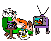 Дама смотрит телевизор и ест чипсы