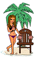 Девушка в купальнике рядом с пальмой