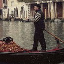 Венеция, мужчина в гондоле