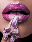 Фиолетовы ноготь и губ