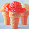 Три стаканчика с мороженым