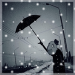 Рисованный человечек с зонтиком на зимней улице