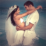 Жених и невеста в море