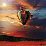  Воздушный шар летит в <b>небе</b> над маковым полем на фоне солн... 