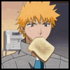 Ичиго держит во рту ломтик хлеба, аниме 'блич'