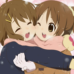  Сестрички <b>юи</b> и уи хирасава из аниме k-on! зимой обнимаются 