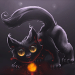  <b>Черный</b> котенок смотрит на огненный шар 