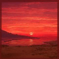 Закат на озере совсем красный