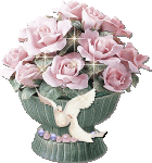 Букет розовых роз и голубь
