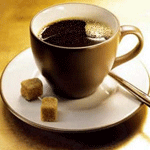  Чашка кофе на блюдце с двумя кубиками <b>сахара</b> и ложкой 