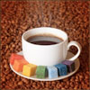 Чай и разноцветные кусочки сахара