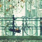Велосипед на мосте