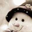  Плюшевый снеговик в шапке под <b>снегом</b> 