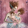 Женщина и ее дочка + кукла дочки