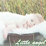 Малыш лежит в корзинке которая лежит в траве (little angel)