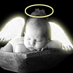 Младенец с нимбом на голове и <b>белыми</b> крыльями спит в кадке 