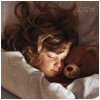 Девочка спит с медведем