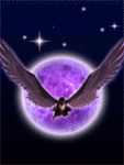 Летящий орел на фоне луны