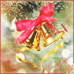 Рождественские колокольчики висят на ёлке