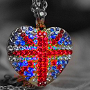Брелок - сердечко разукрашен под флаг великобритании