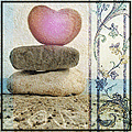  Камень в <b>форме</b> сердечка 