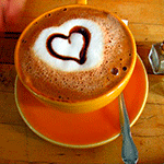  Оранжевая чашка кофе с <b>пенкой</b> в виде сердца 