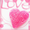 Сердце и розовая надпись Любовь