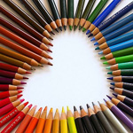 Сердечко из  разноцветных карандащей