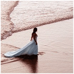 Невеста на берегу моря