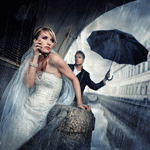  <b>Невеста</b> ждет жениха под дождем 
