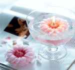 Свеча в вазочке и цветок