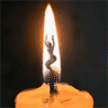Силуэт в пламени свечи