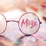 Круглые очки гарри поттера лежат на книге (magic)