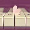  Love <b>написано</b> на клавишах 