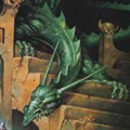 Зеленый дракон лежит на ступенях