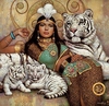 Девушка с белыми тиграми